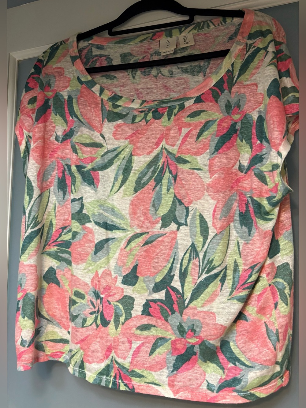 Joie Floral Scoop Neck Linen Tee in Pink & Green